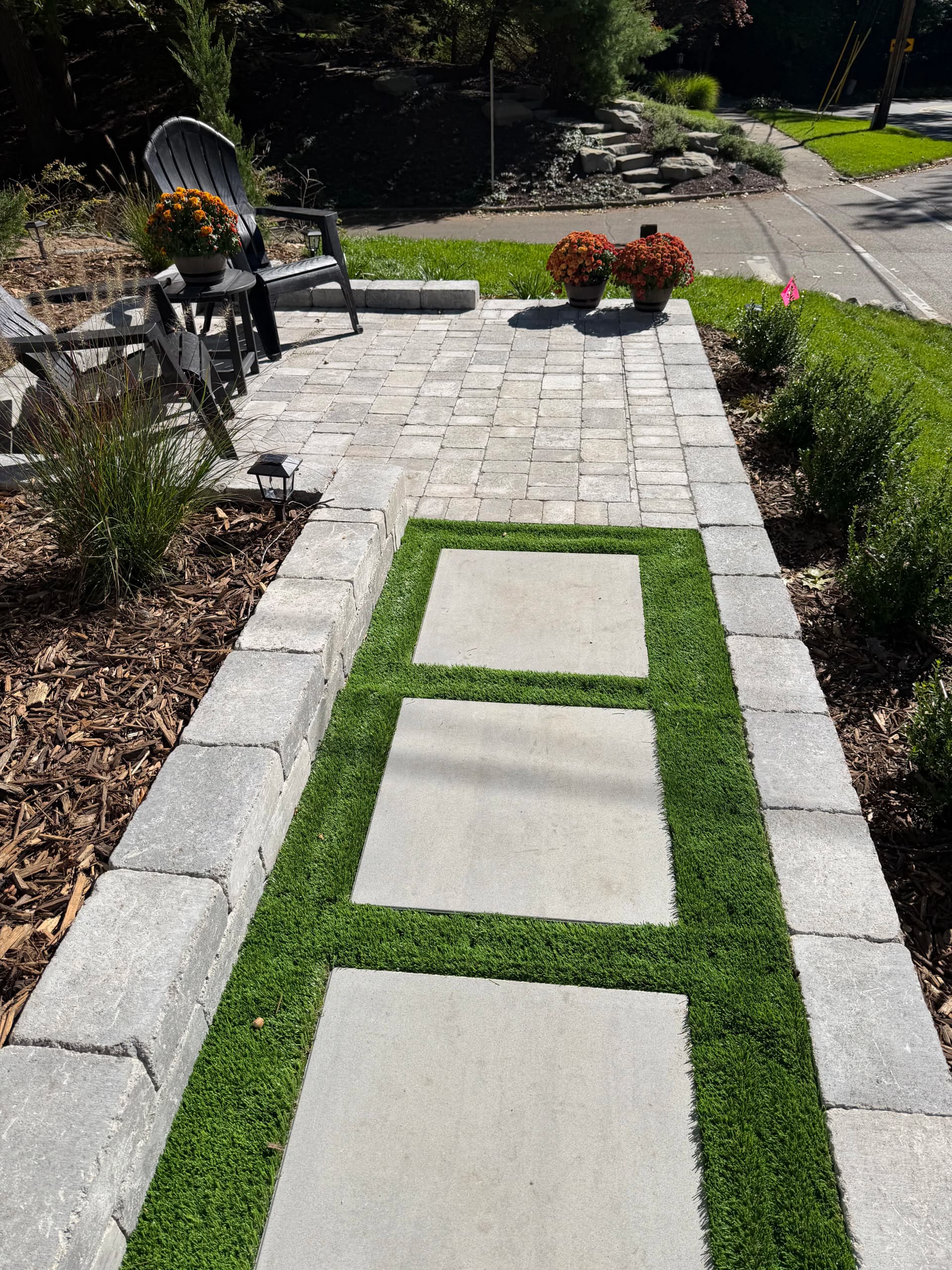 Gallery photos for Stepper Walkway, Turf Inlay, and Brussels Paver Patio Done Right: Image #3