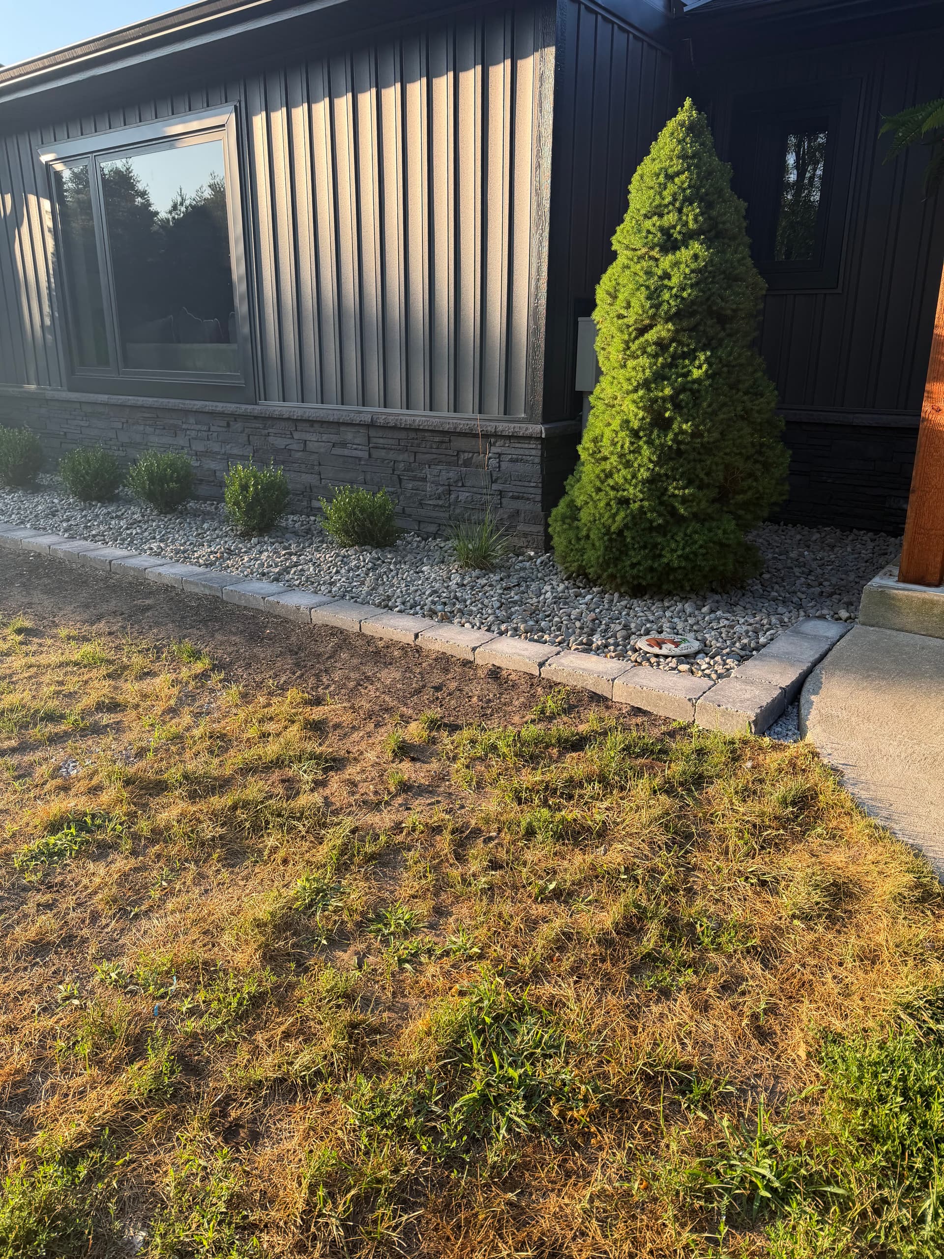 Gallery photos for Brussels Block Bed Border With Stone and Fresh Plantings: Image #3